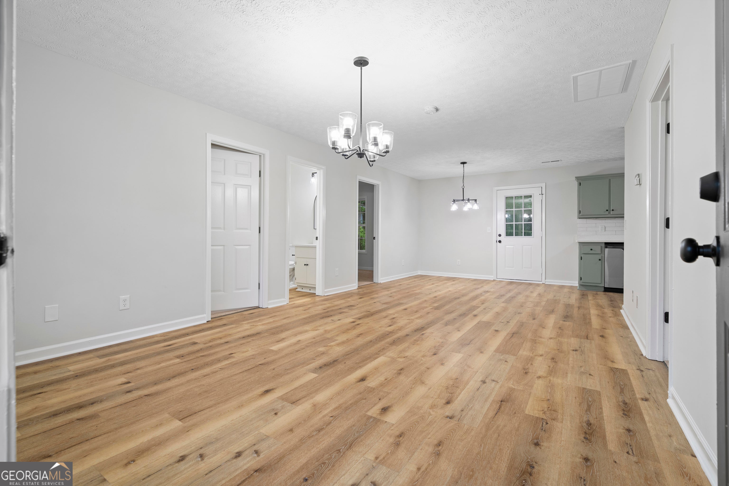 332 Lavista DR SW