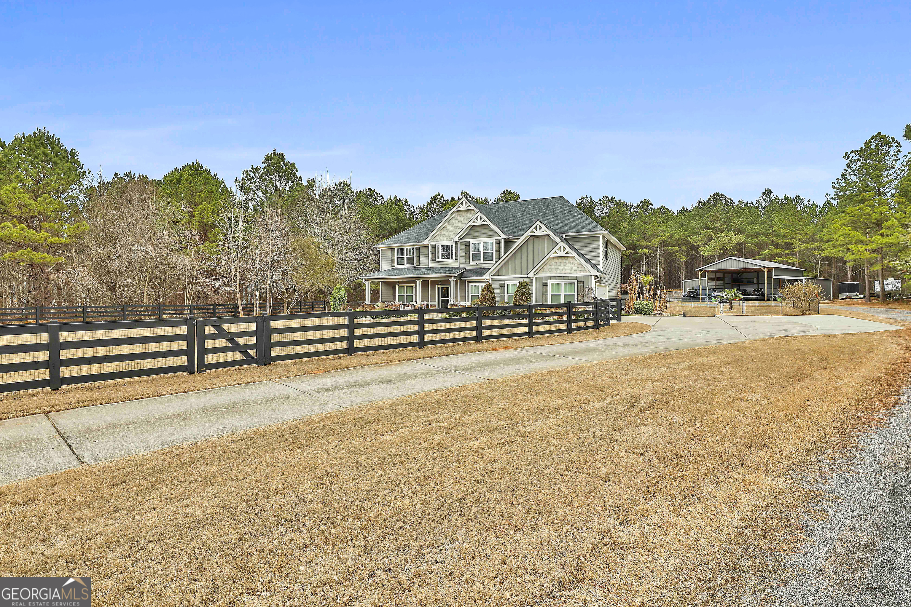 1907 Standing Rock RD