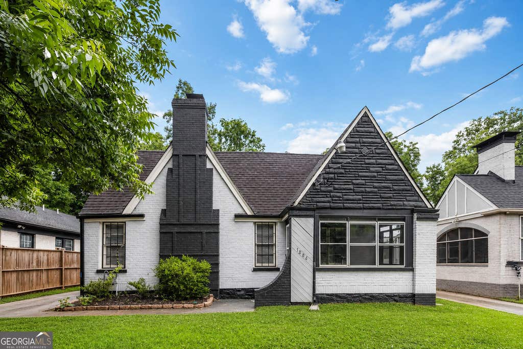 Photo of 1594 Beecher Street, atlanta, GA 30310 (MLS # 10786504)