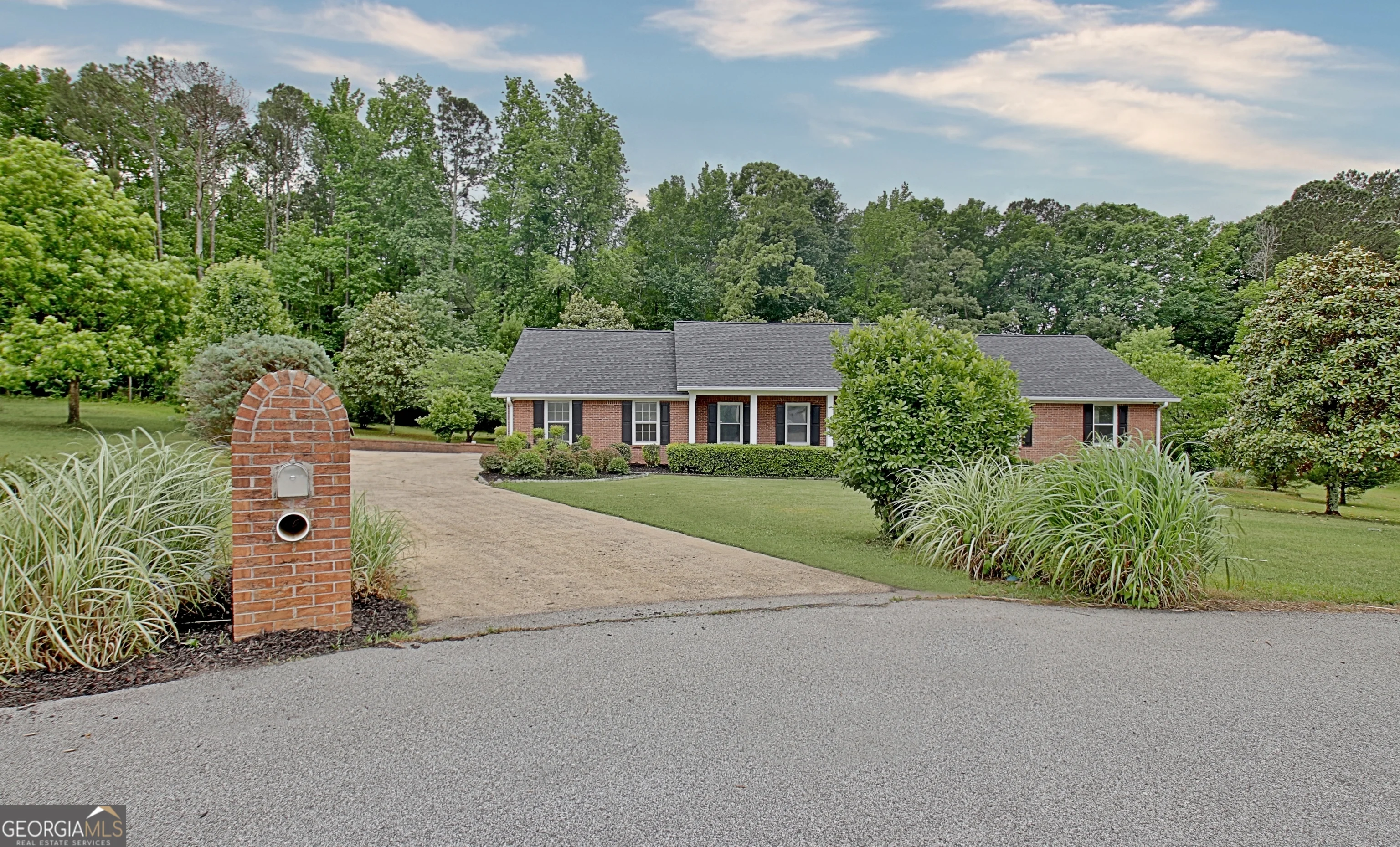 105 Walden Way