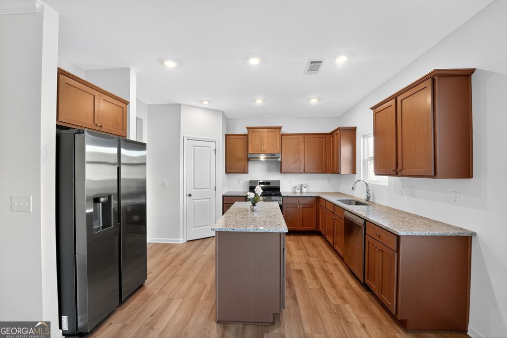 Photo of 233 Bloomfield Circle, Canton, GA 30114 (MLS # 10657143)