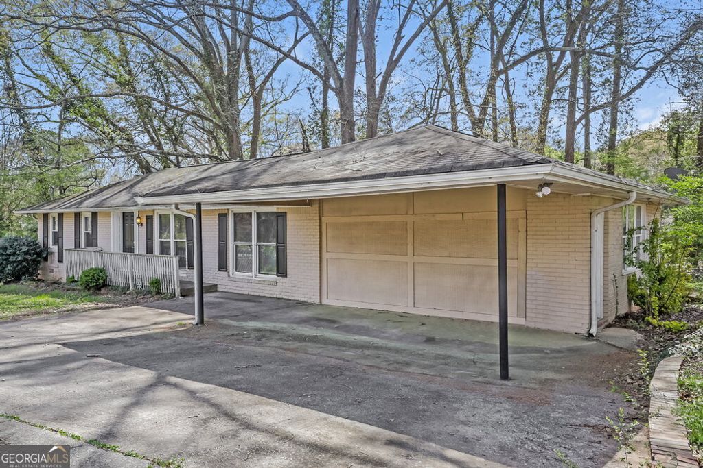 Photo of 369 Windemere Way, Jonesboro, GA 30238 (MLS # 10625869)