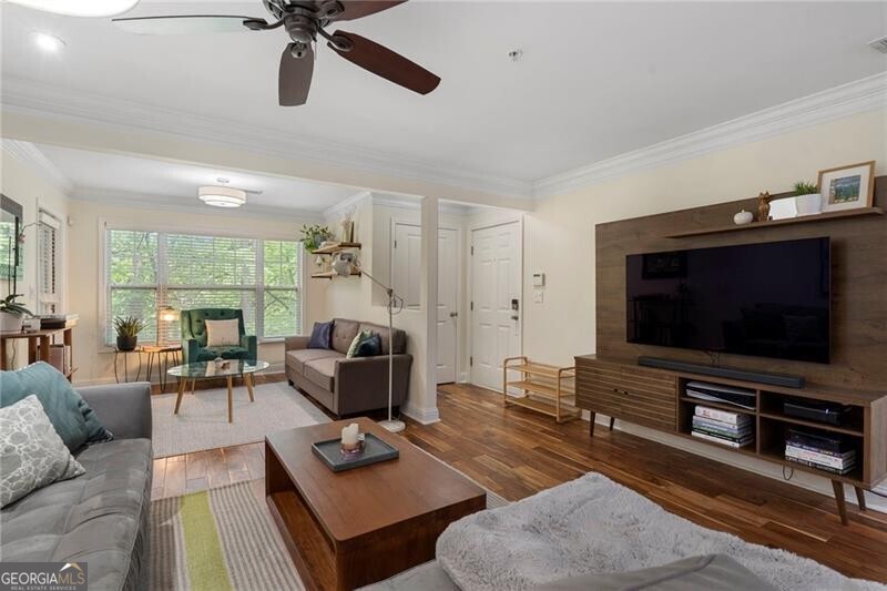608 Madison LN SE 608