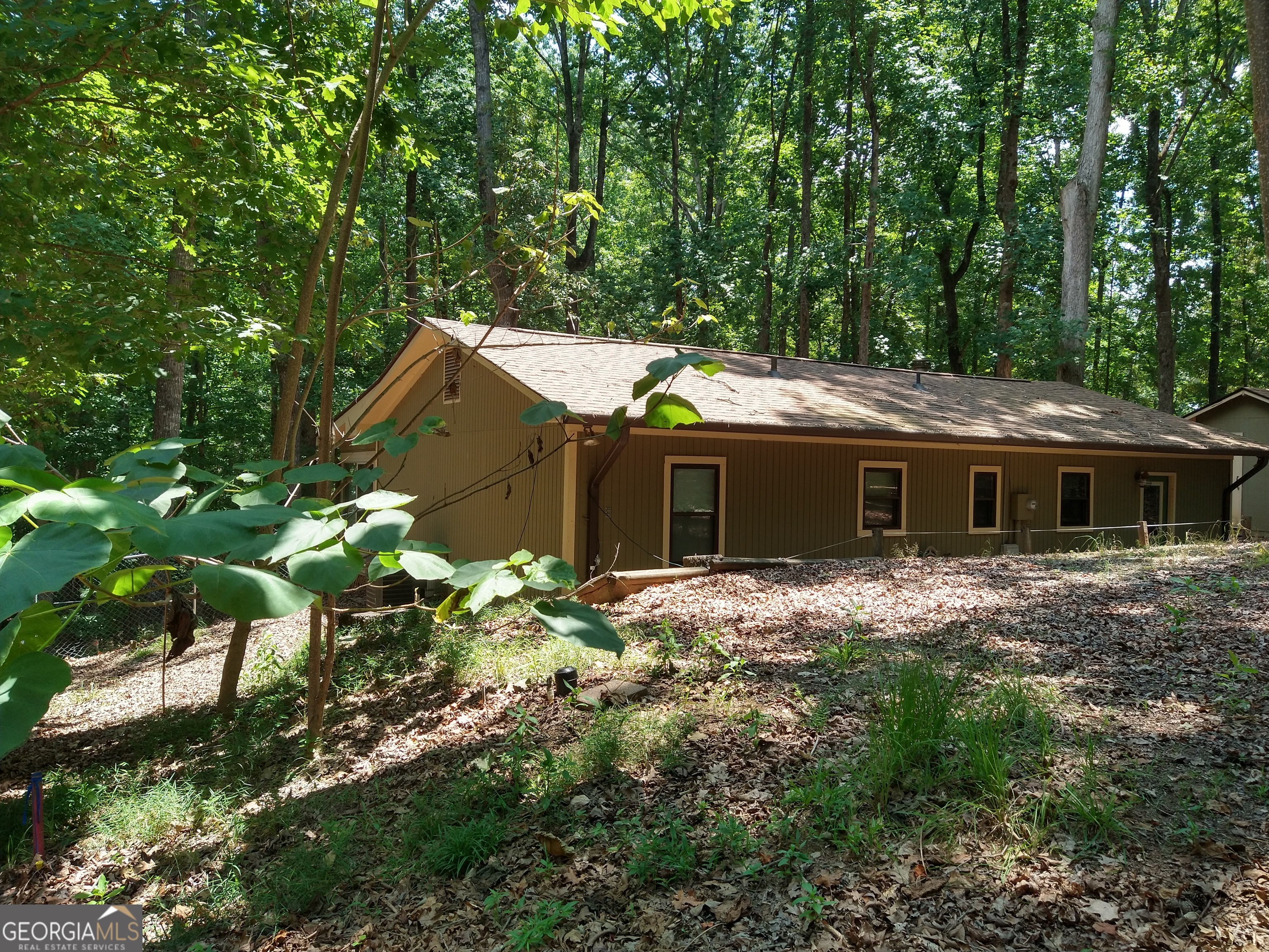 570 Greenleaf DR