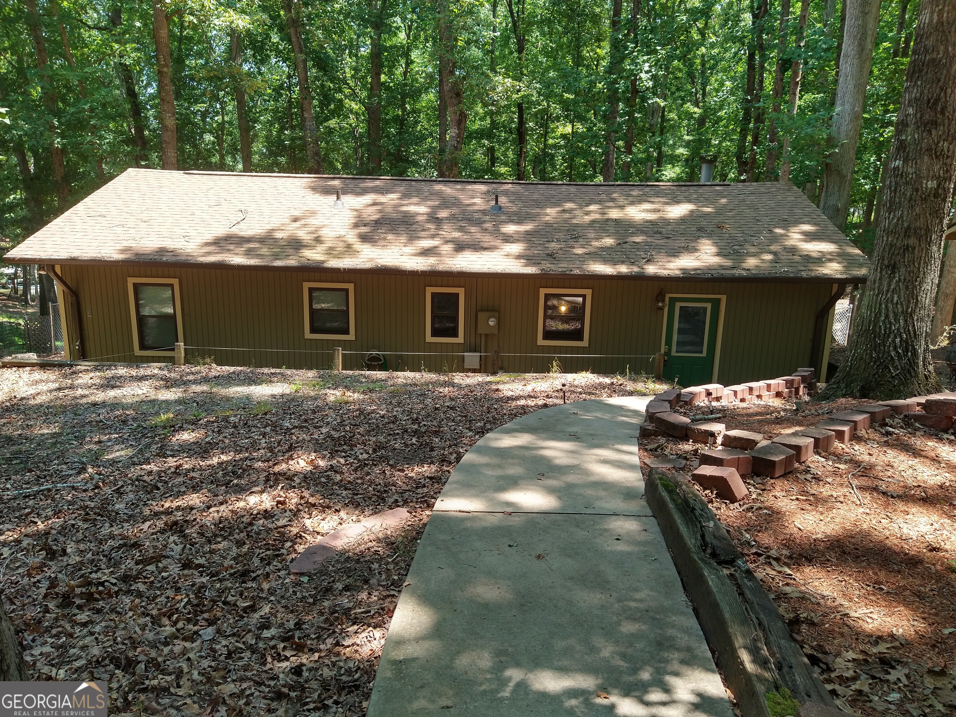 570 Greenleaf DR