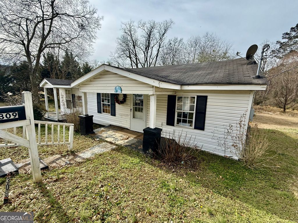 Photo of 309 Samuel L Johnson Drive, Jackson, GA 30233 (MLS # 10681991)