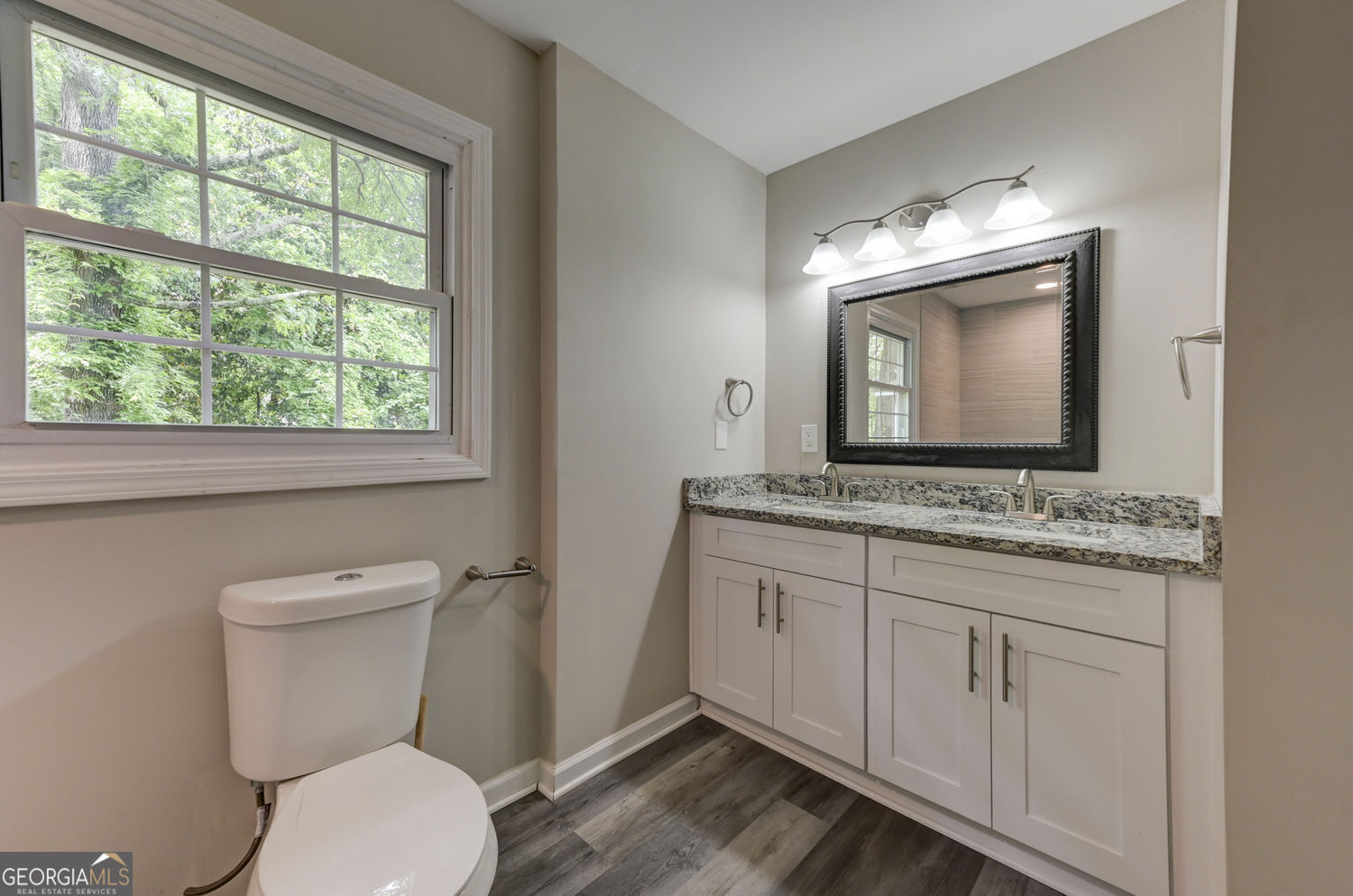 Locust Grove, Georgia 30248, United States, 5 Bedrooms Bedrooms, ,3 BathroomsBathrooms,Residential,Active,240506