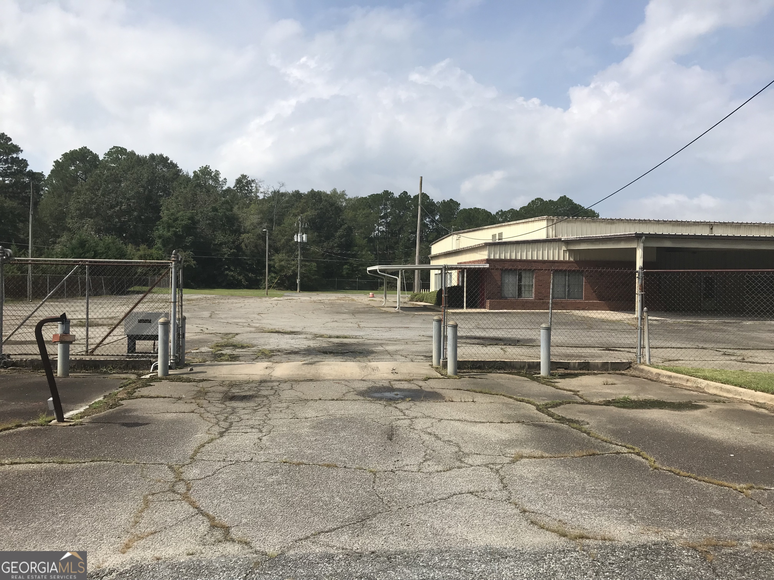 1141 Cochran HWY