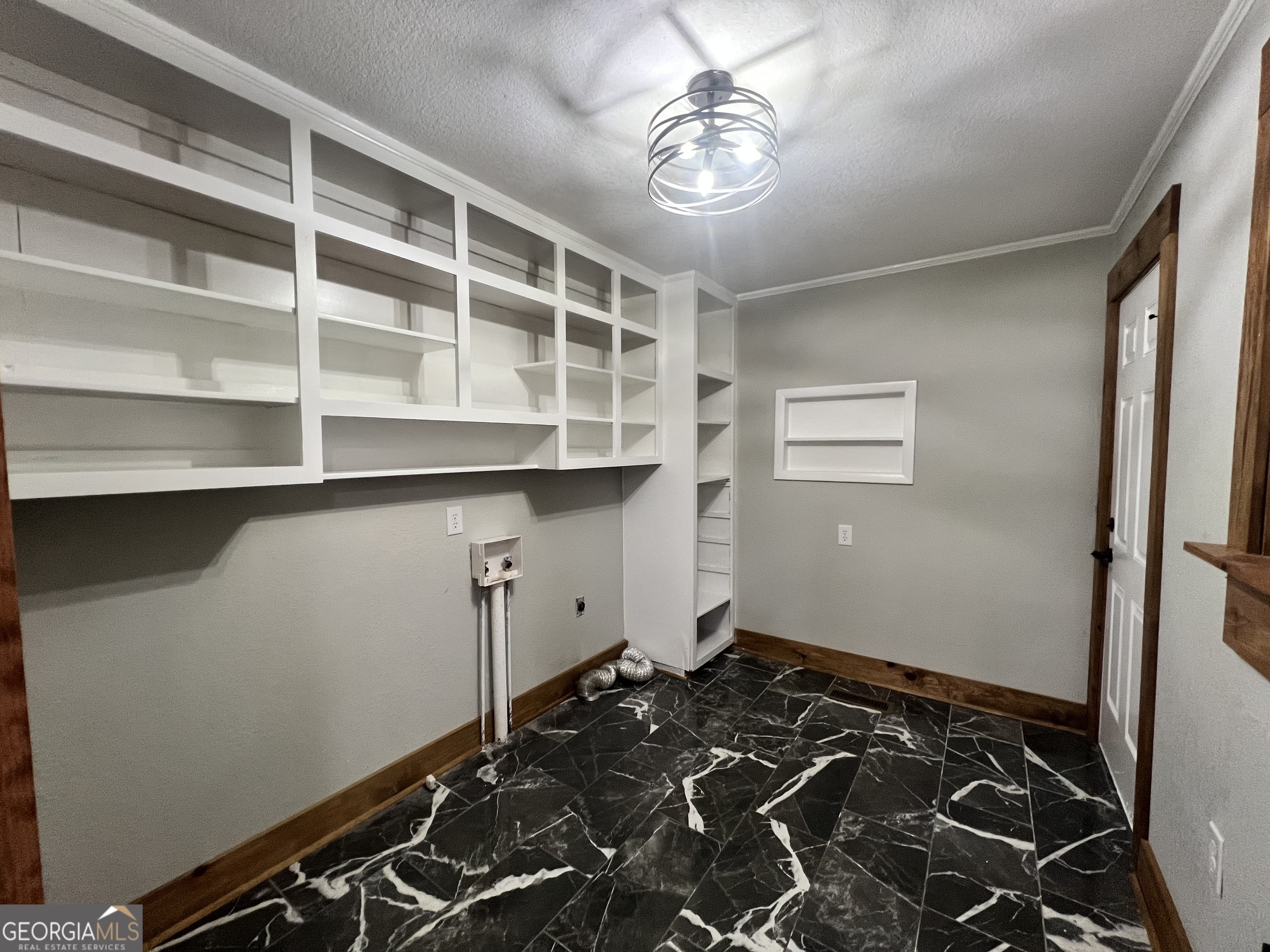 343 W Morrison ST