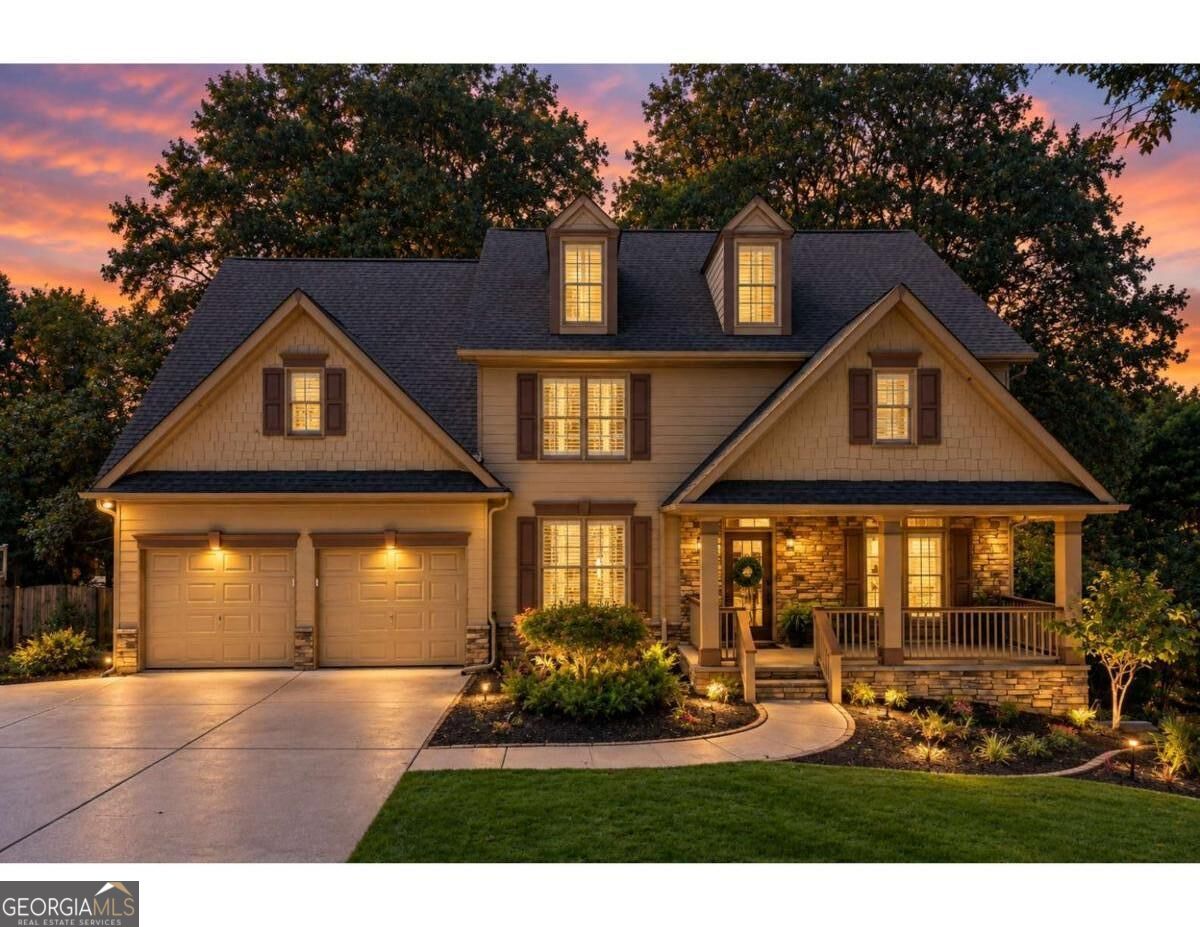 845 Valley DR
