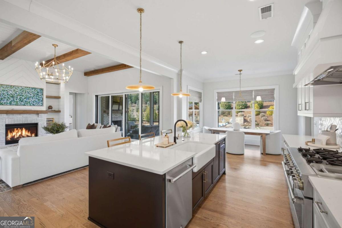 4455 Palmetto LN