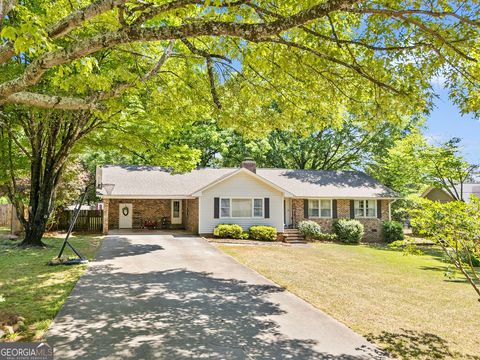 Photo of 56 Surrey Trail SE, Rome, GA 30161 (MLS # 10740058)