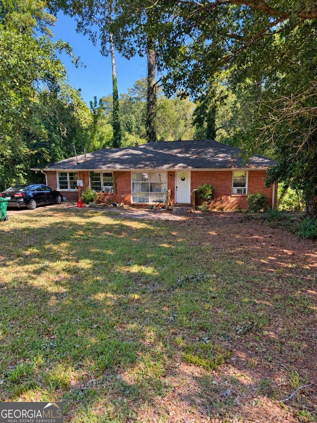 Photo of 2118 Mark Trail, Decatur, GA 30032 (MLS # 10877346)