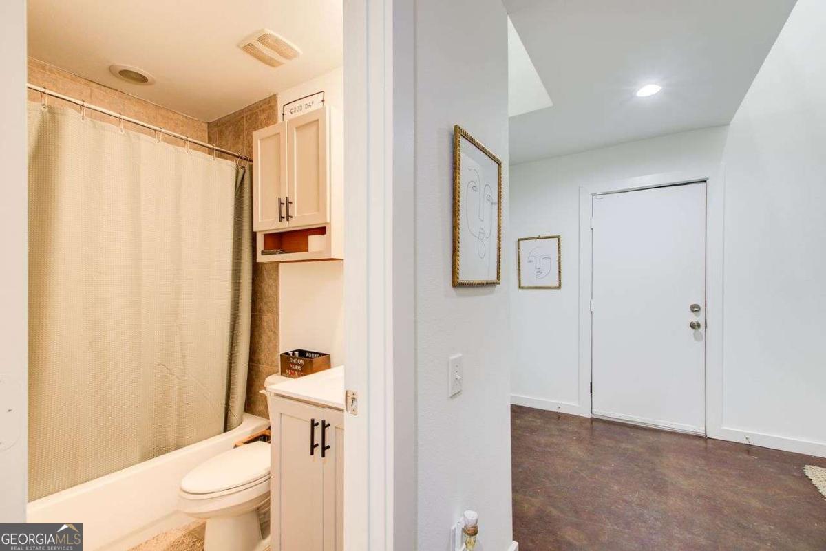 241 Maynard TER SE 7