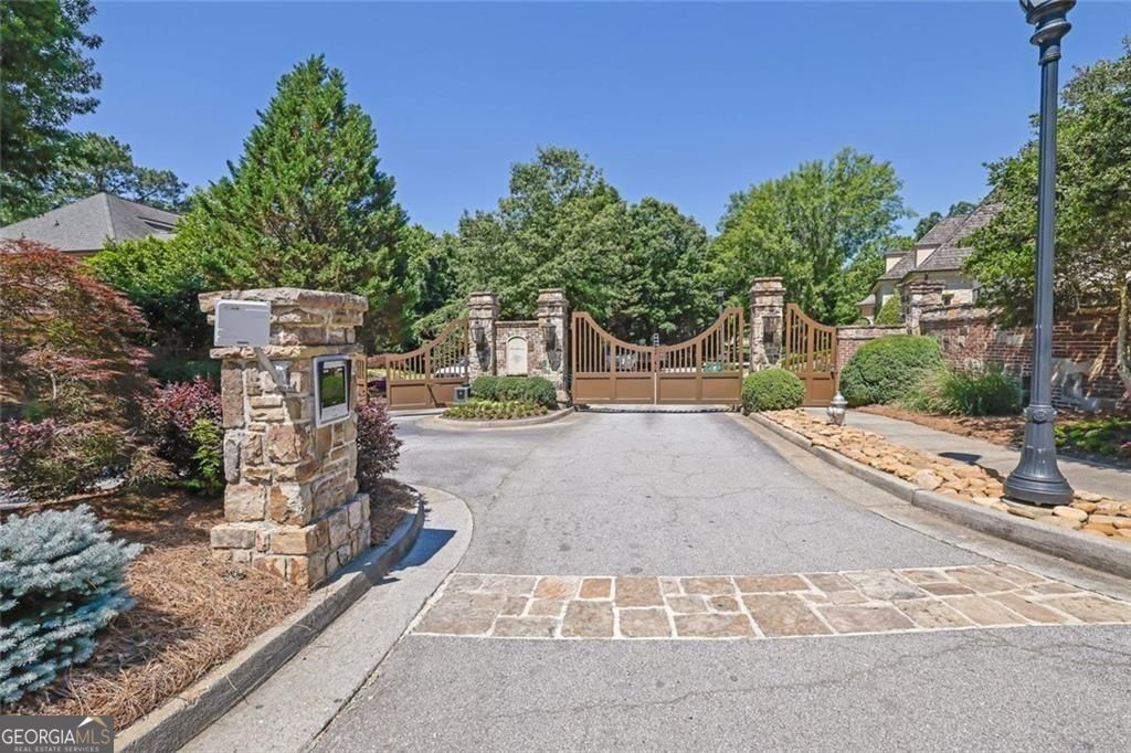 160 Trimble Crest DR