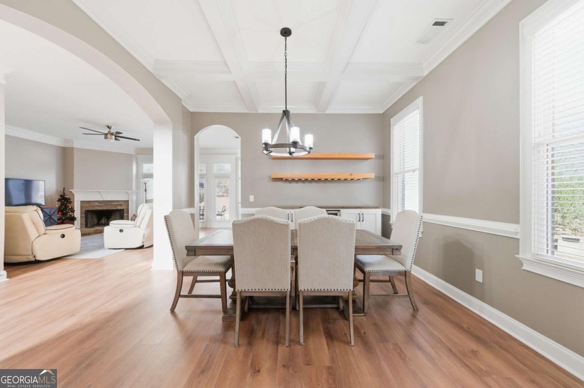 942 Hidden Falls LN SE