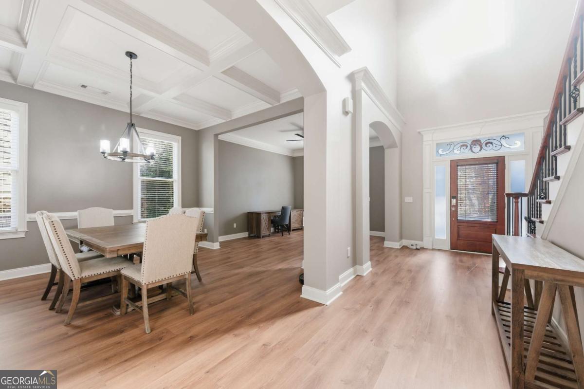 942 Hidden Falls LN SE