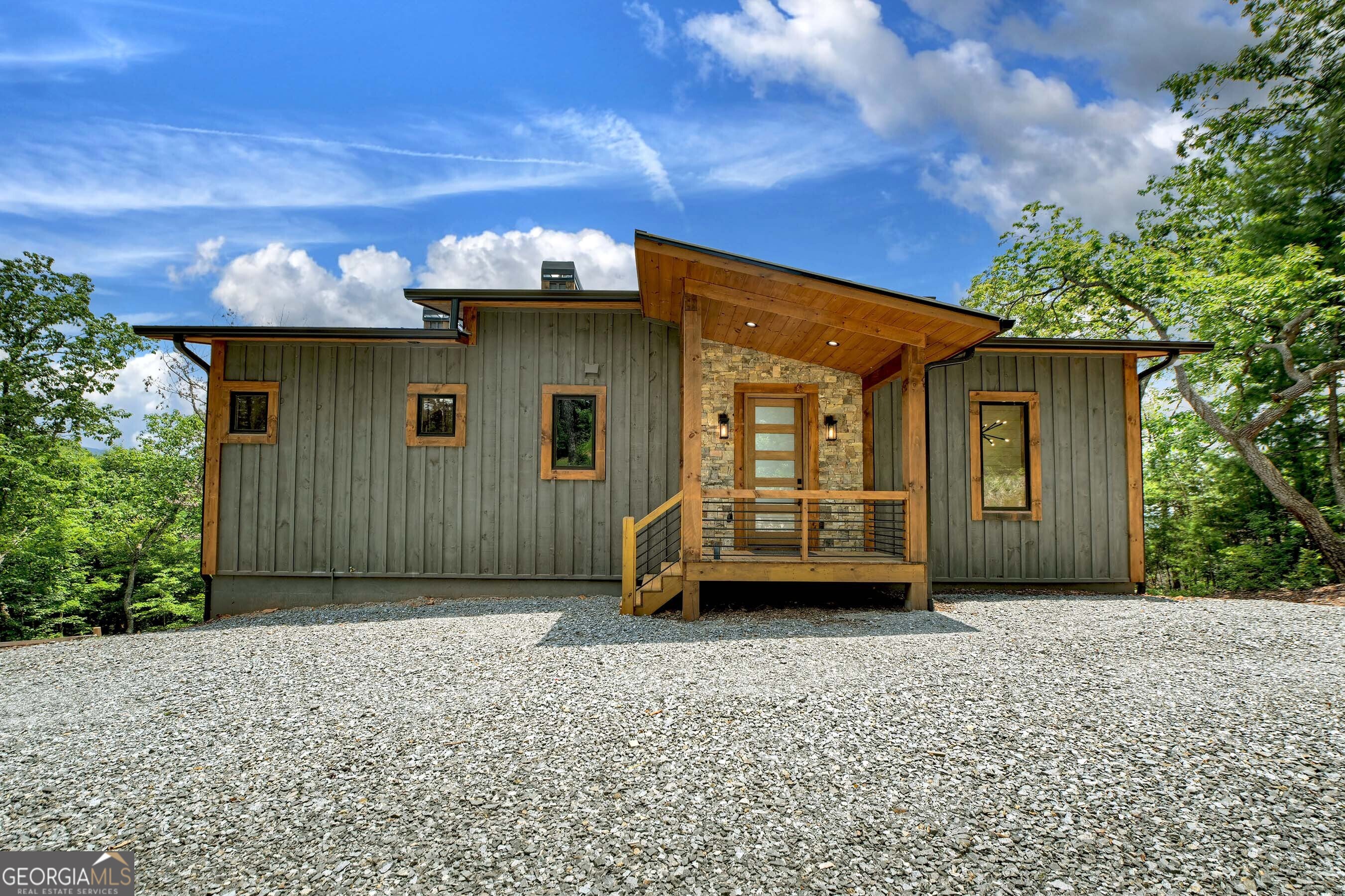 768 Cherokee CIR