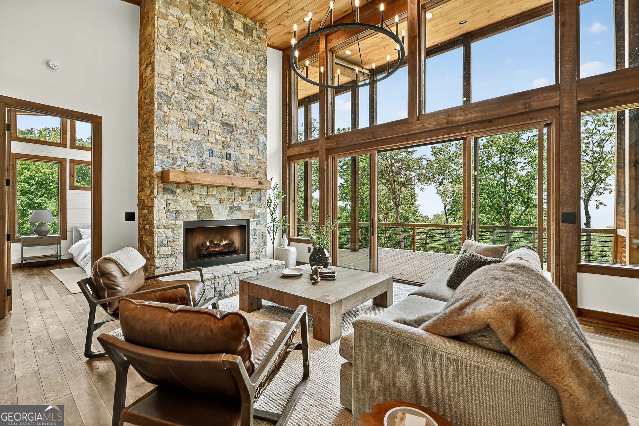 768 Cherokee CIR