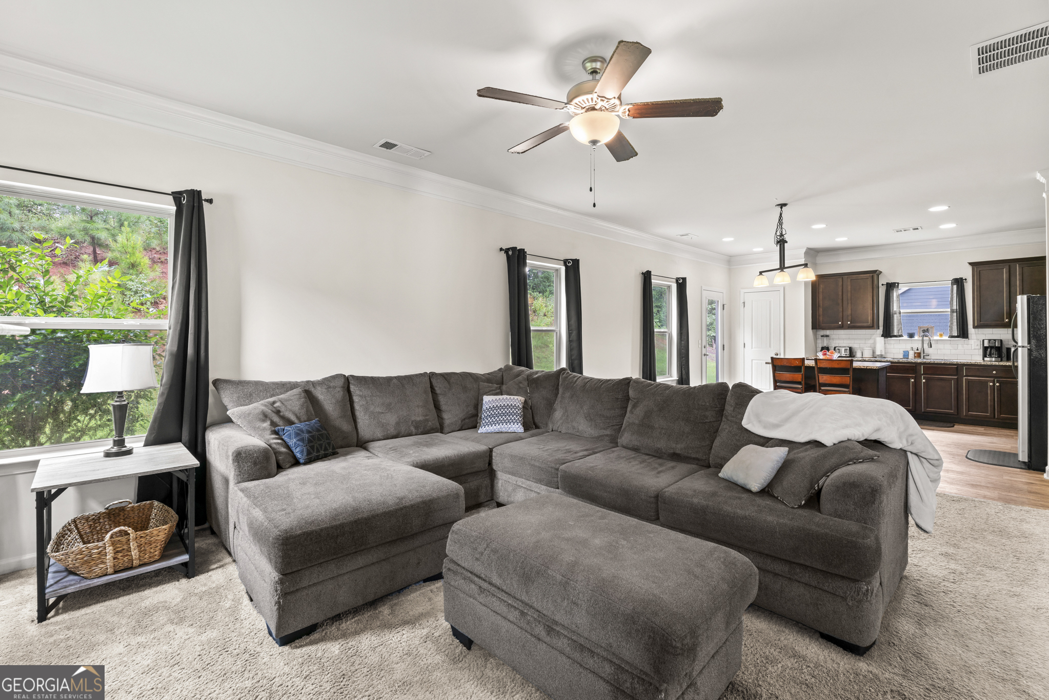 1069 Belmont Park DR