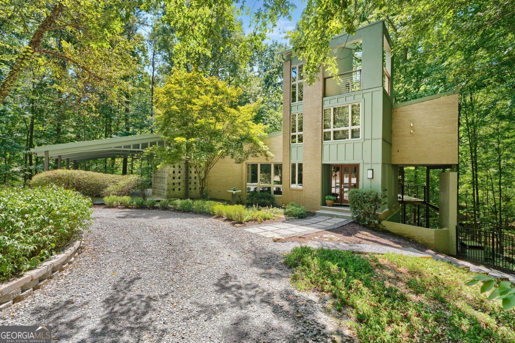 Photo of 126 Nickajack Road SE, Mableton, GA 30126 (MLS # 10833433)