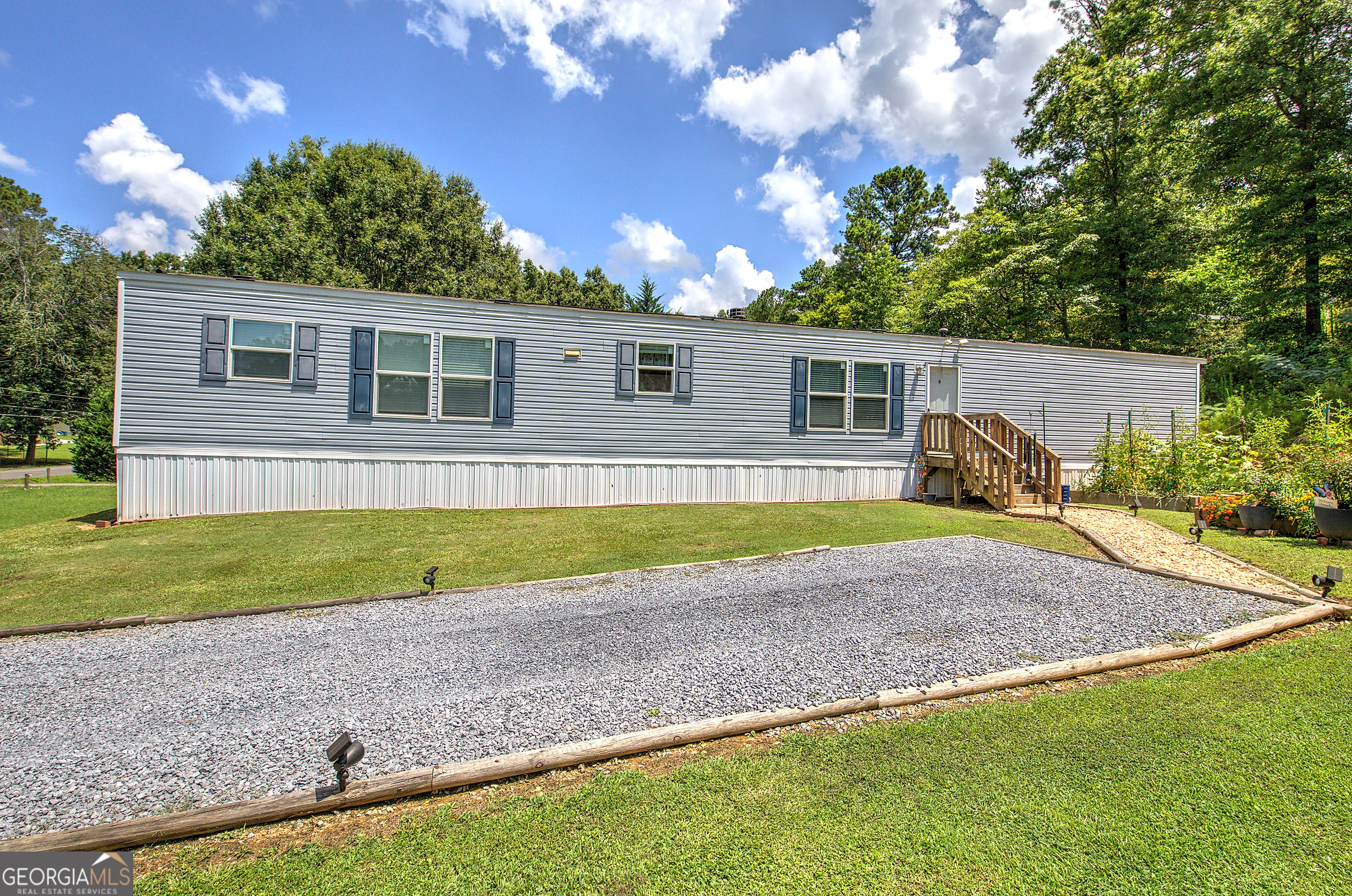 115 Webberdale Drive SW