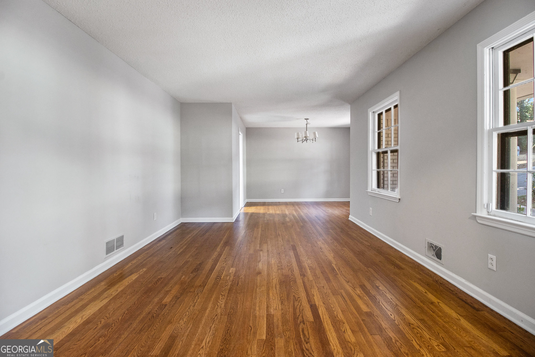 4204 Williamsburg DR