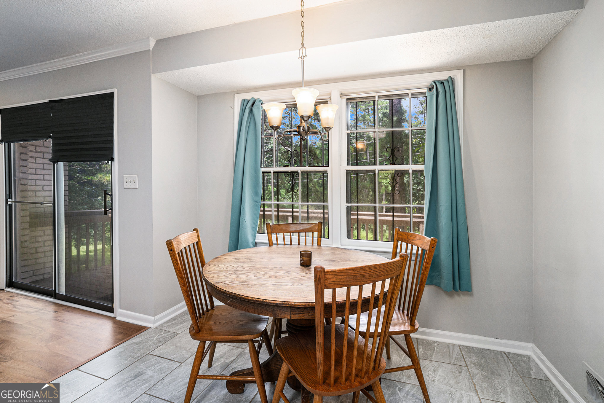 4204 Williamsburg DR
