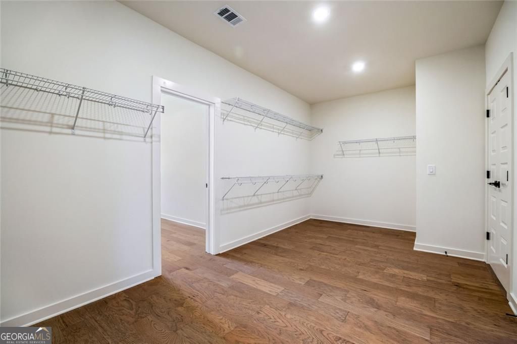 Gainesville, Georgia 30506, United States, 5 Bedrooms Bedrooms, ,5 BathroomsBathrooms,Residential,Active,222247