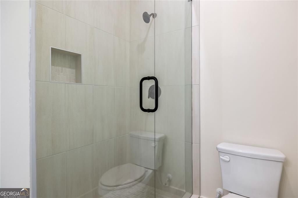 Gainesville, Georgia 30506, United States, 5 Bedrooms Bedrooms, ,5 BathroomsBathrooms,Residential,Active,222247