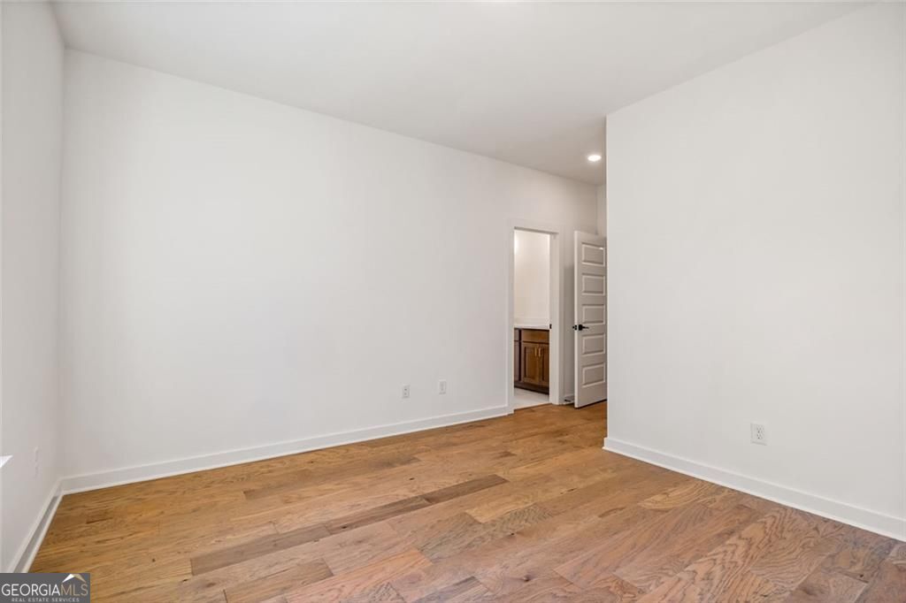 Gainesville, Georgia 30506, United States, 5 Bedrooms Bedrooms, ,5 BathroomsBathrooms,Residential,Active,222247