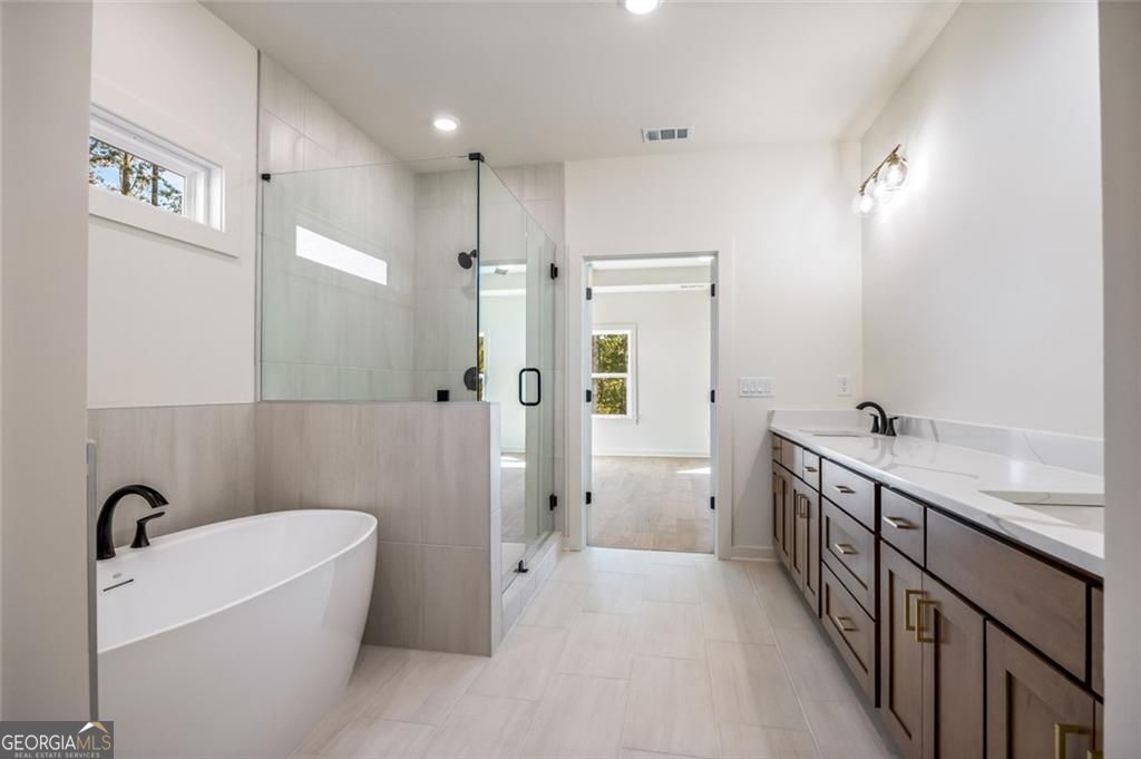 Gainesville, Georgia 30506, United States, 5 Bedrooms Bedrooms, ,5 BathroomsBathrooms,Residential,Active,222247