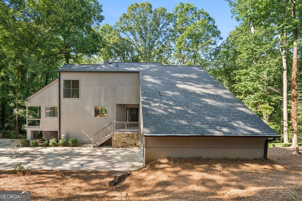 Photo of 5623 High Harbor Point, Gainesville, GA 30504 (MLS # 10722577)