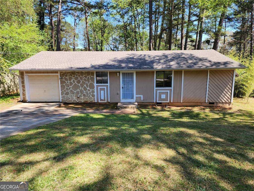 Ranch style home in quiet neighborhood. Walk into an oversized family room with plenty of natural light. The kitchen is spacious with a separate dining room area. Home features 3 bedrooms and 2 baths and a BONUS ROOM. Generous size deck that is great for entertaining. Large front and back yard.