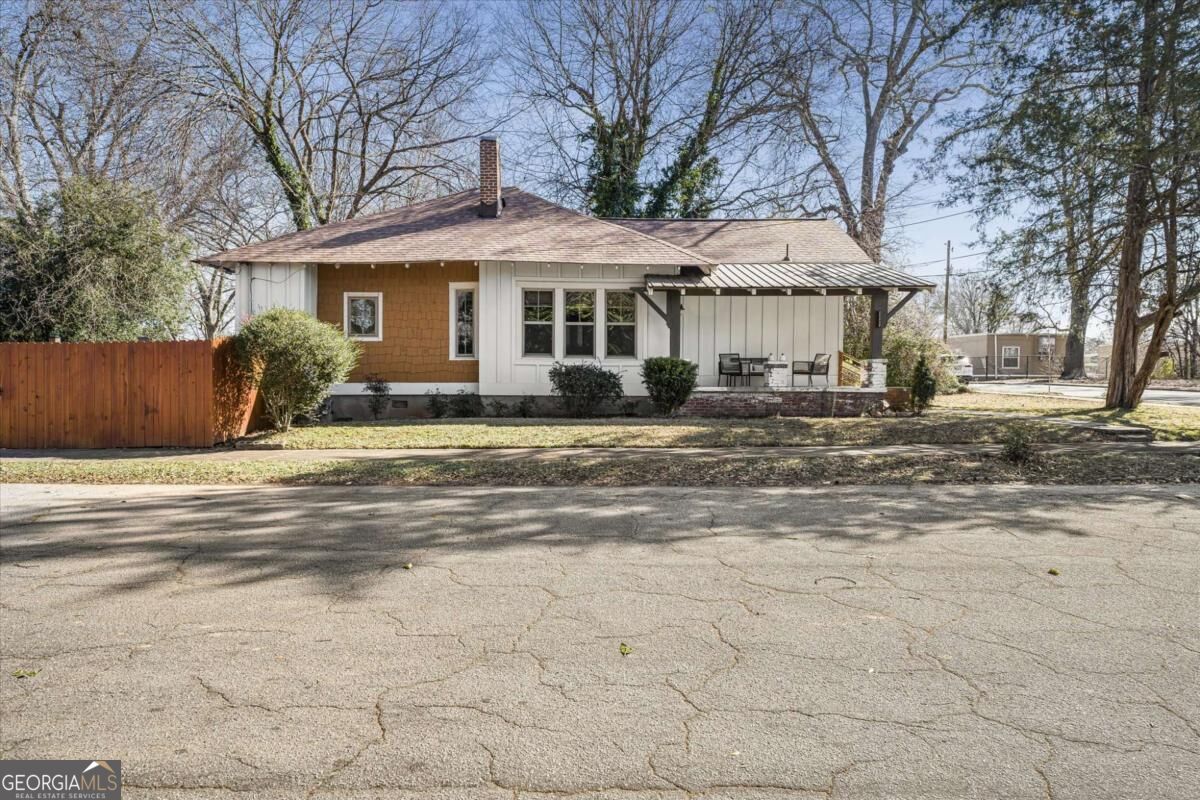 1447 Bryan AVE