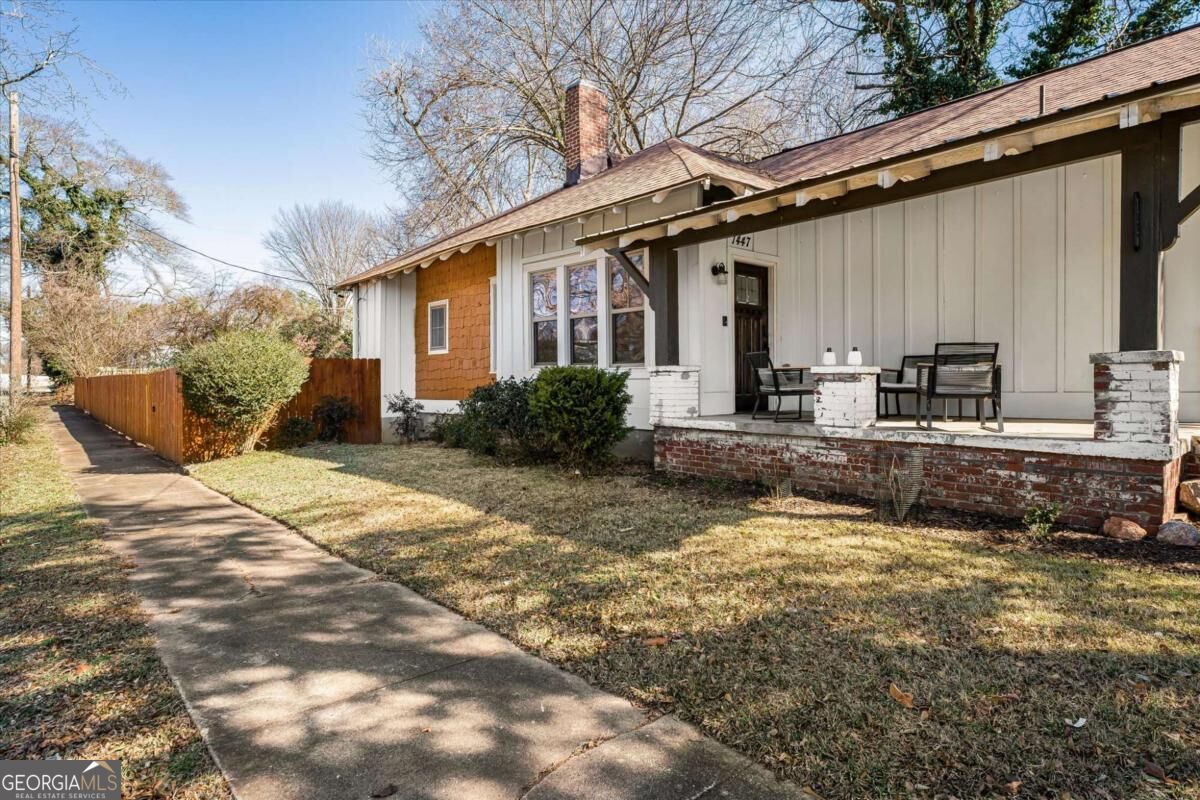1447 Bryan AVE