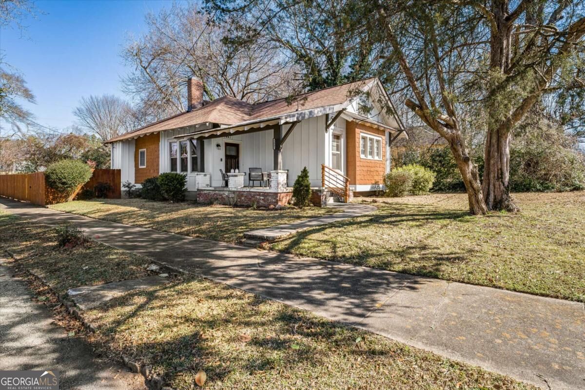 1447 Bryan AVE