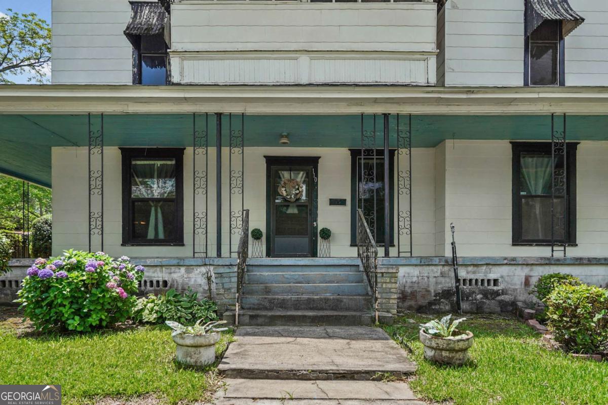 110 W Sixth