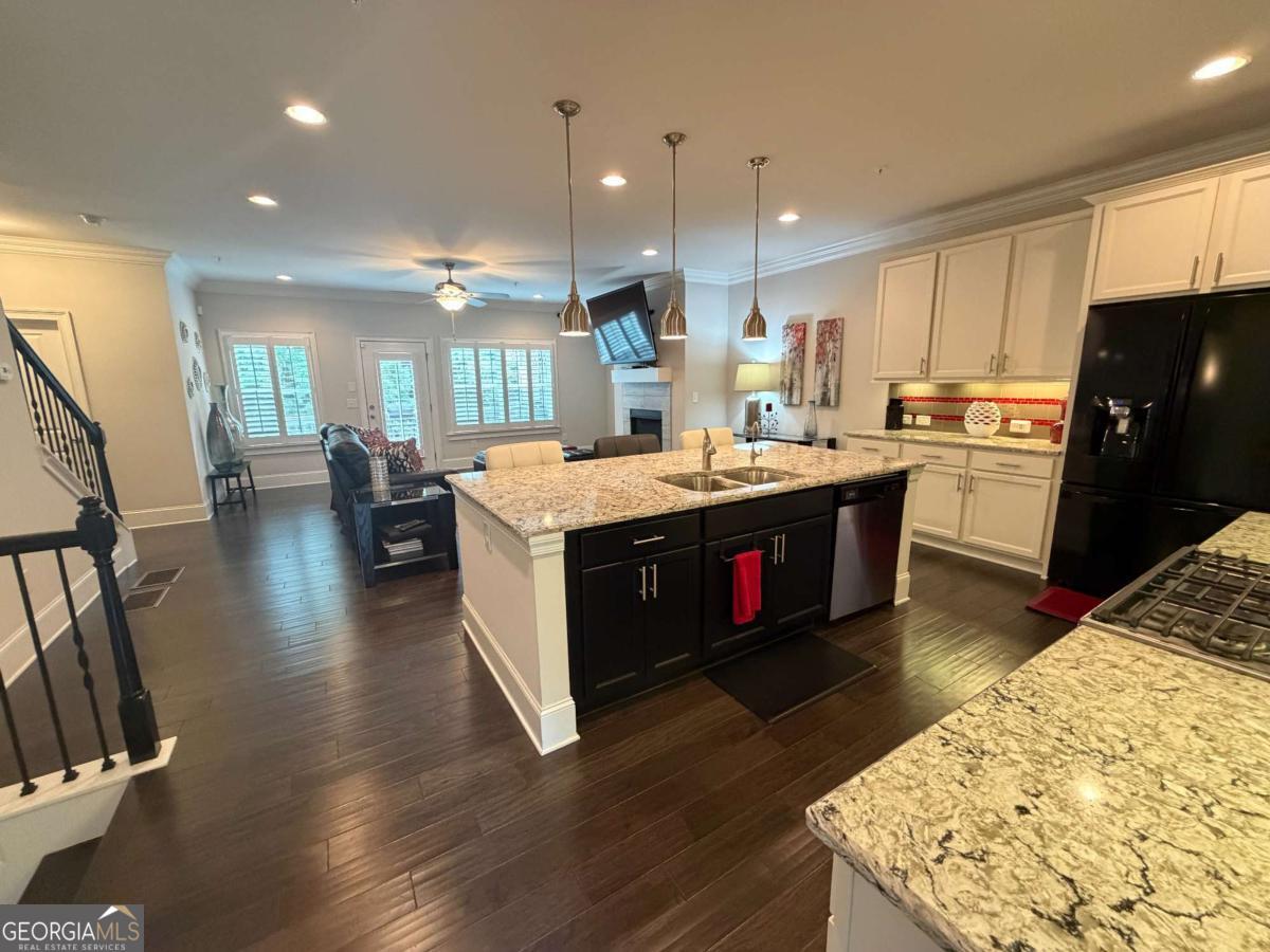9015 Woodland TRL 8