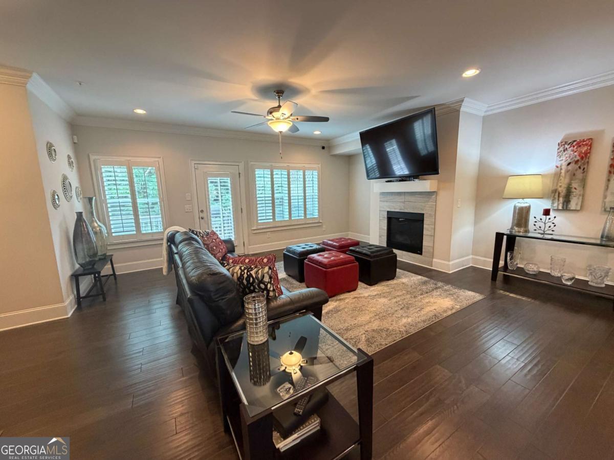 9015 Woodland TRL 8