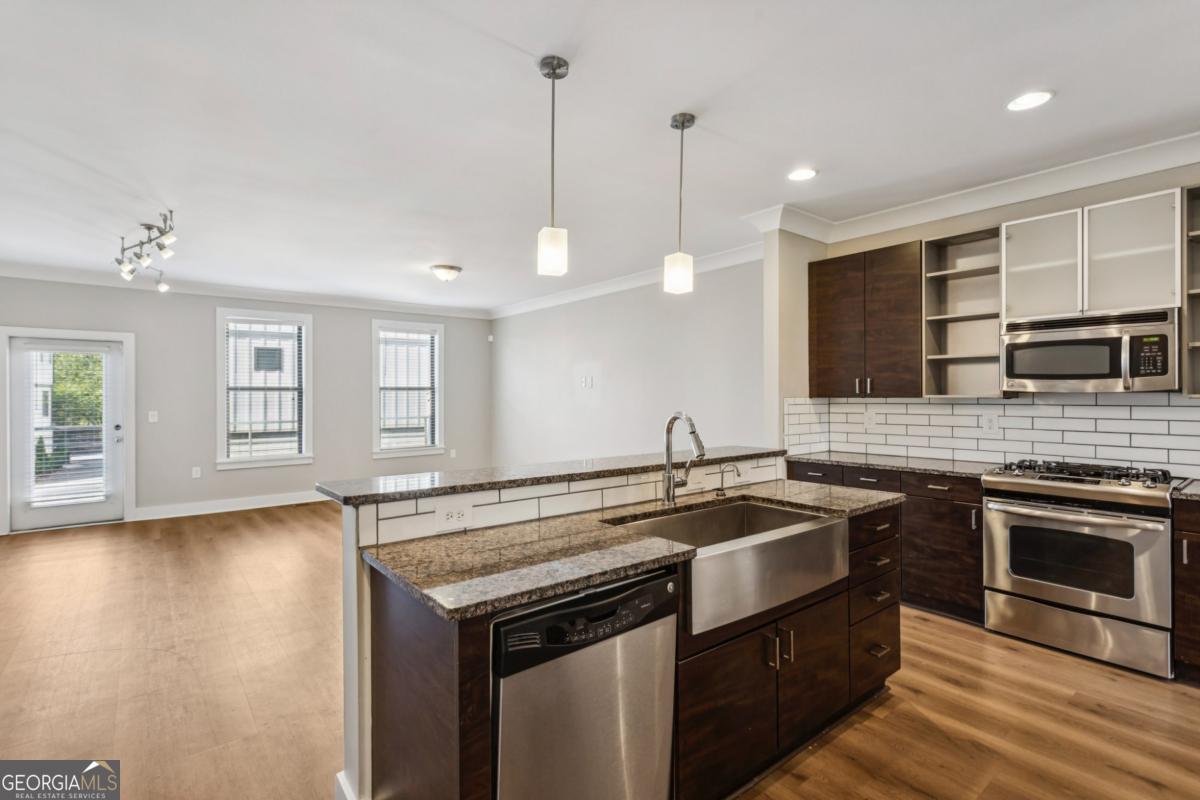 Riverside - Commercial Sale