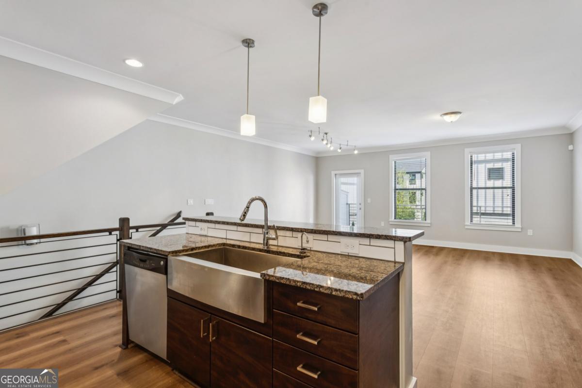 Riverside - Commercial Sale