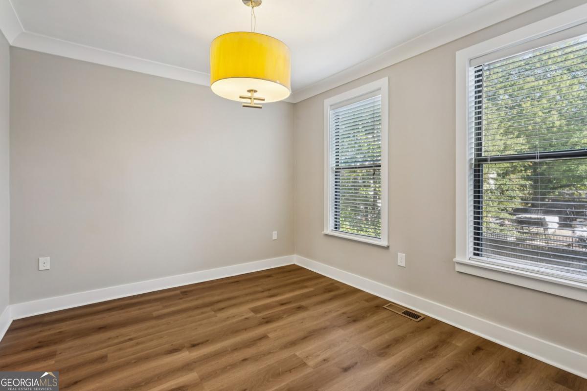 Riverside - Commercial Sale