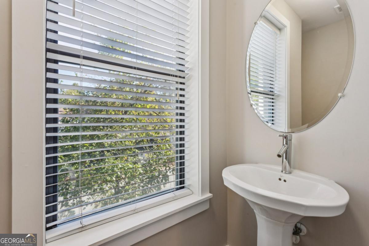 Riverside - Commercial Sale