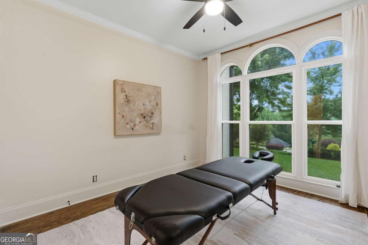 4221 Willow Oak DR