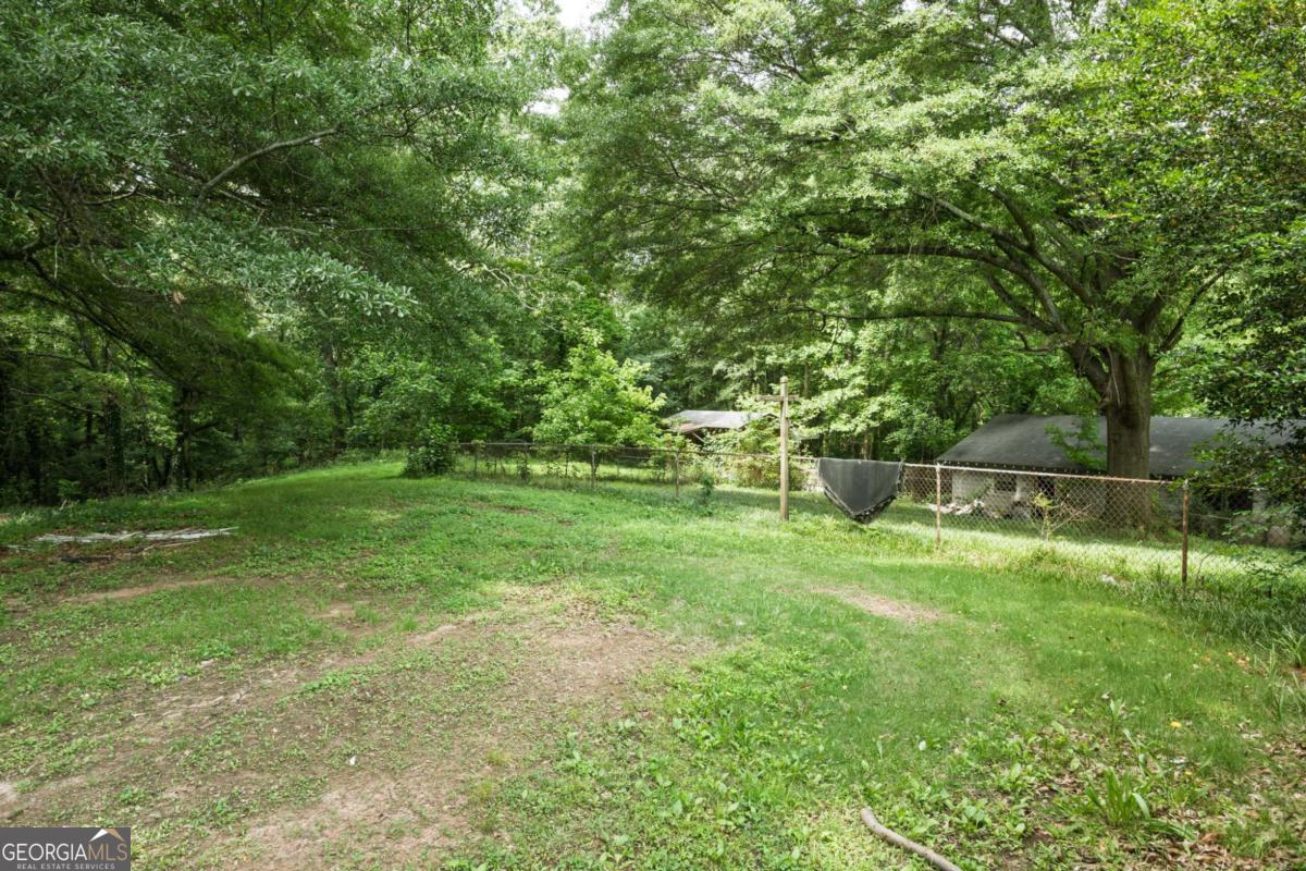 1395 CLAY RD SW
