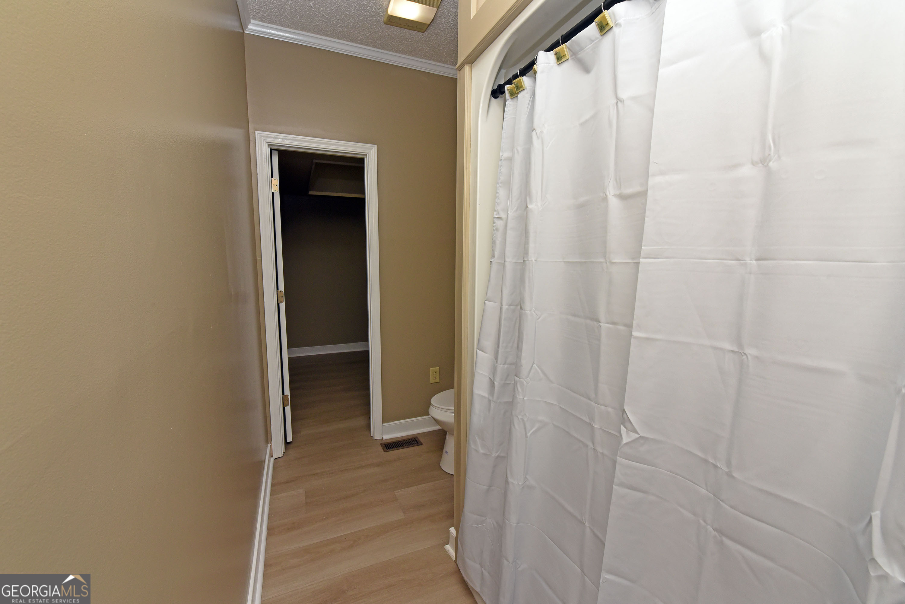 Whitepath Lodge and Resort - Commercial Sale