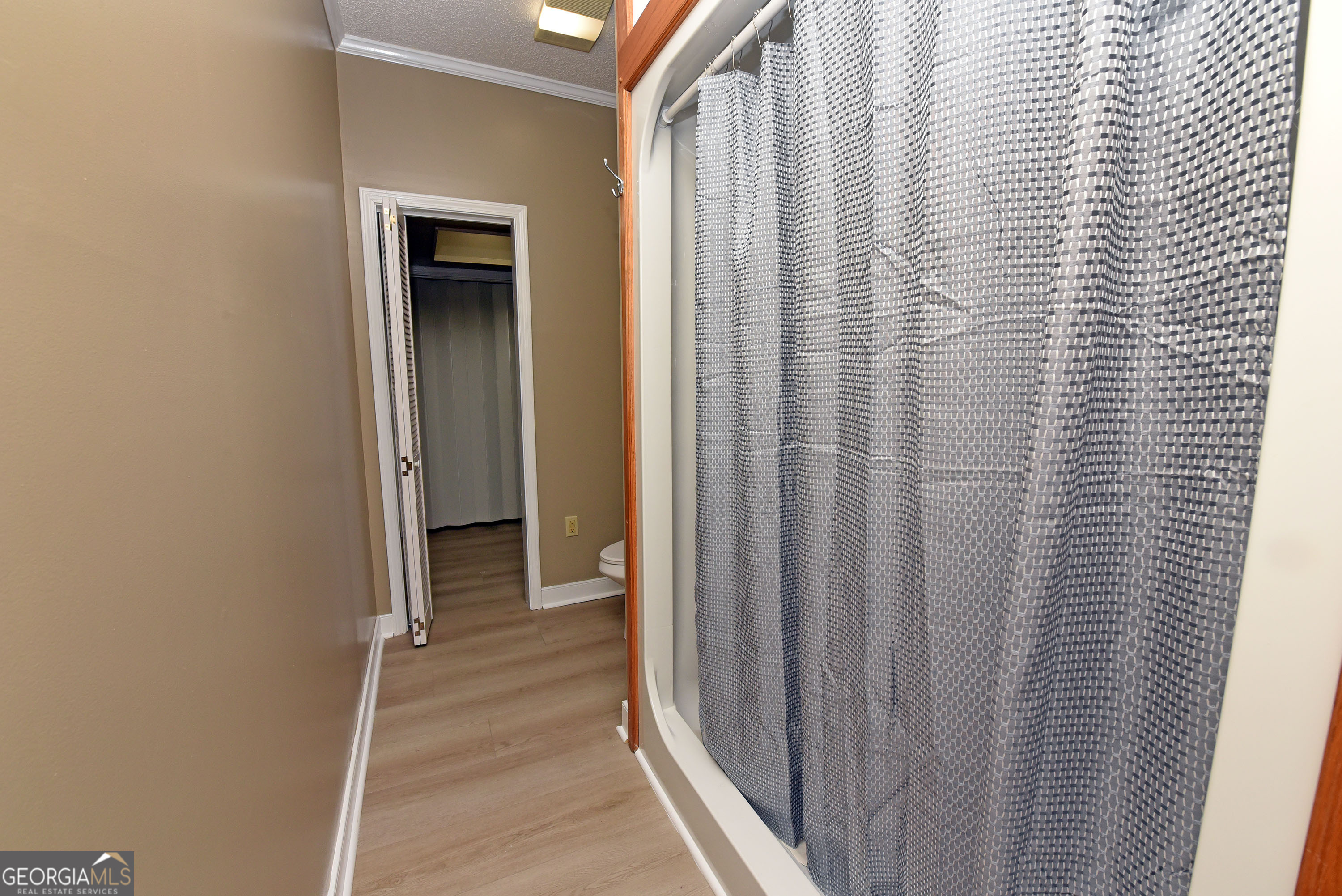 Whitepath Lodge and Resort - Commercial Sale