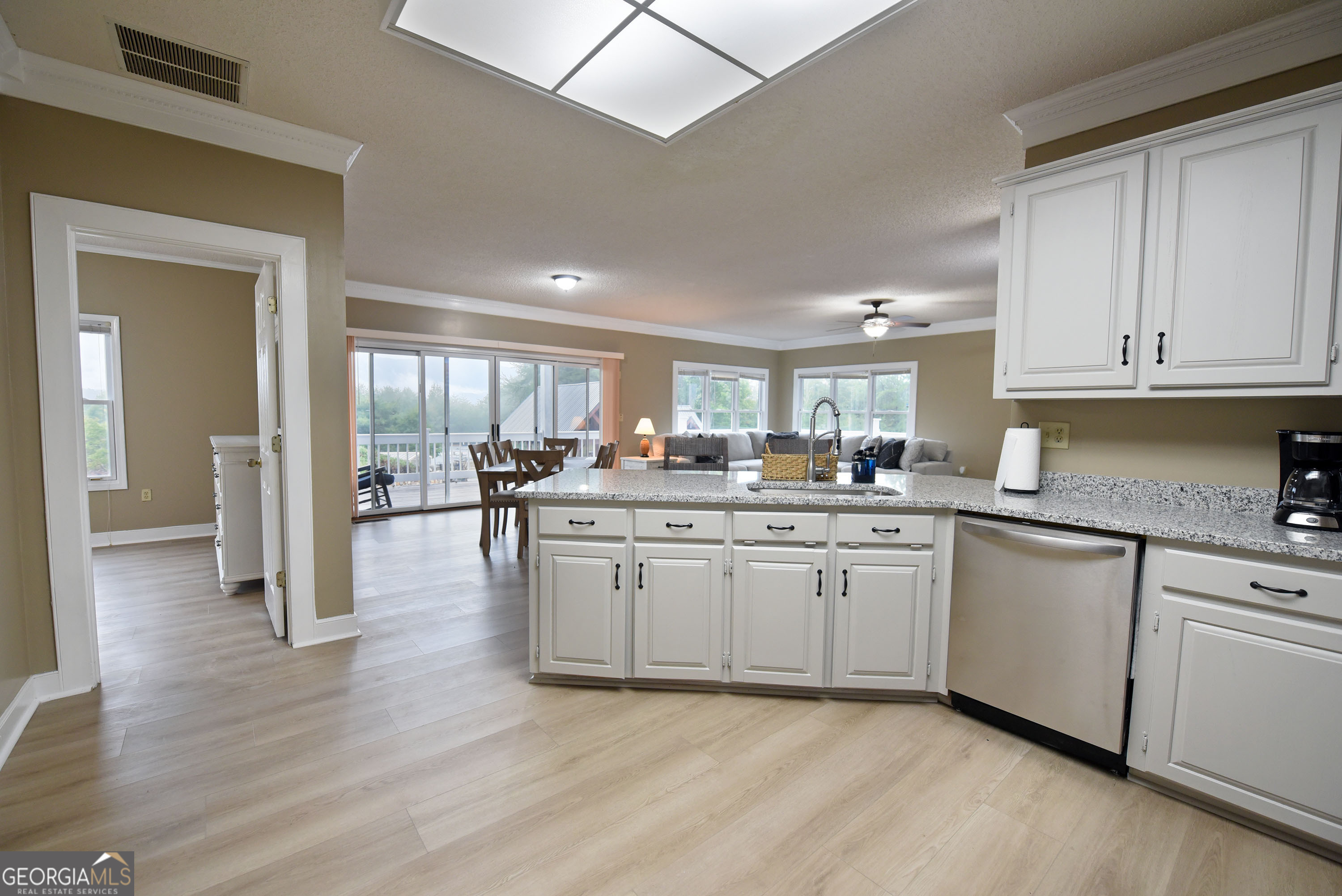 Whitepath Lodge and Resort - Commercial Sale