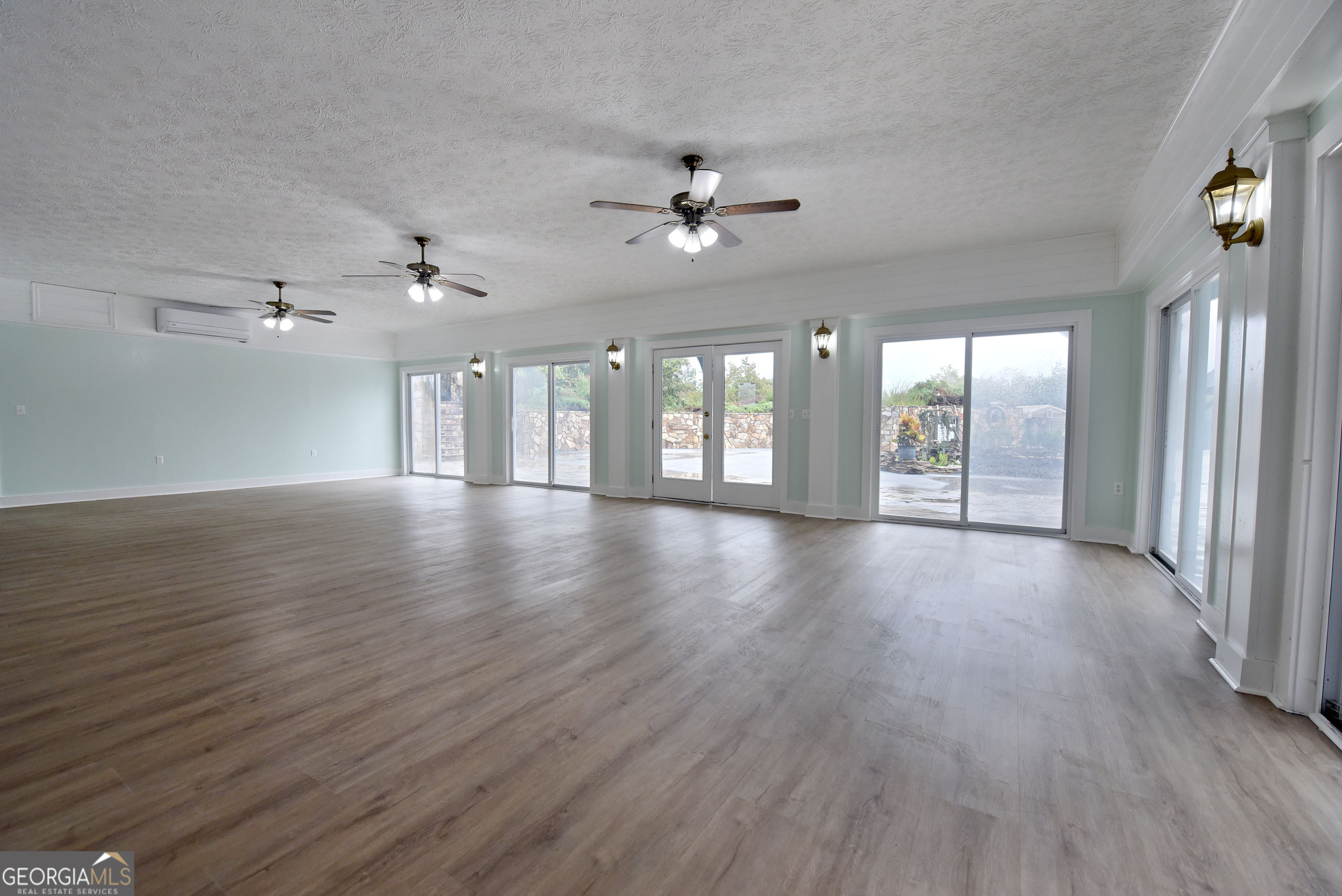 Whitepath Lodge and Resort - Commercial Sale